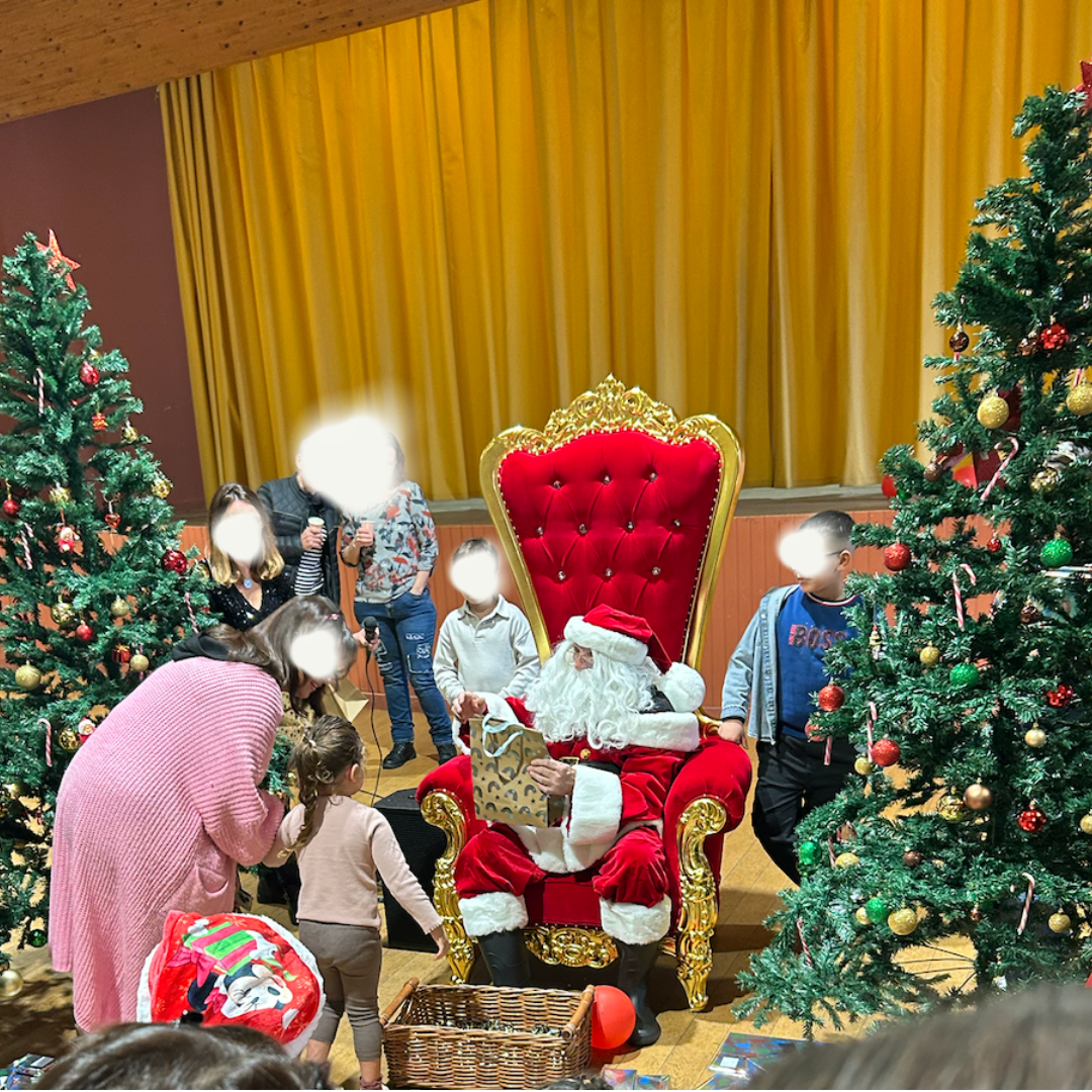 🎄 Un Arbre Festif placé sous le signe du partage et de la convivialité